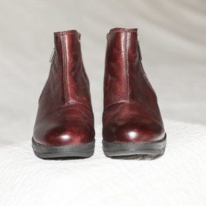 Bussola wedge bootie